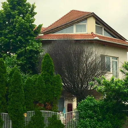 Gabor Aron Apartman *